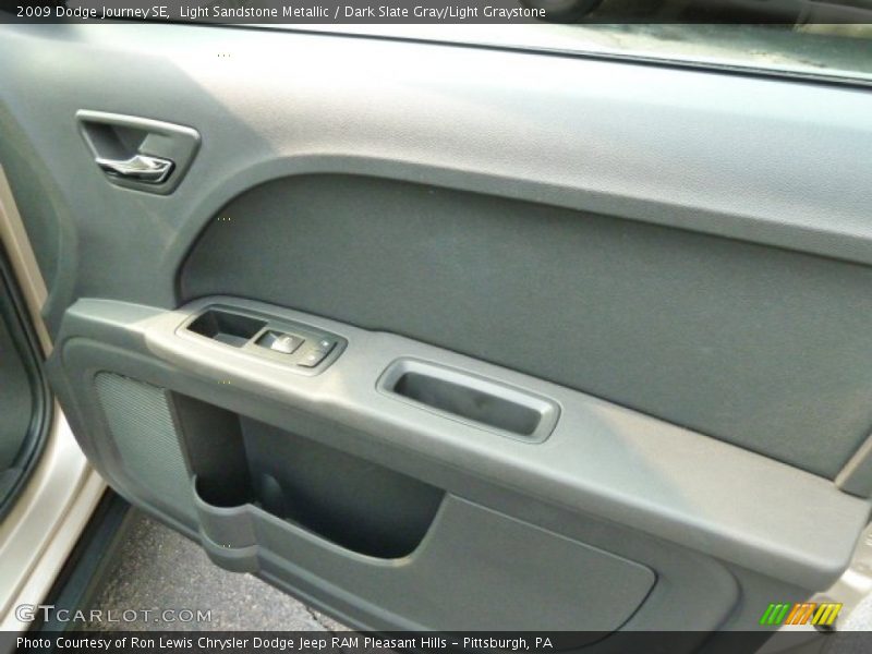 Light Sandstone Metallic / Dark Slate Gray/Light Graystone 2009 Dodge Journey SE