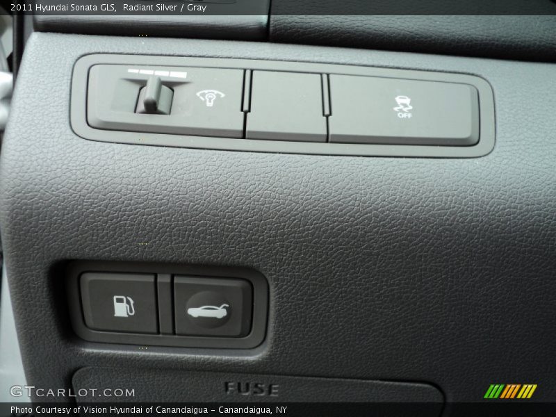 Radiant Silver / Gray 2011 Hyundai Sonata GLS