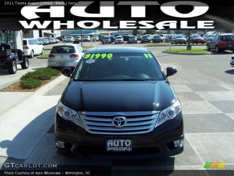 Black / Ivory 2011 Toyota Avalon Limited
