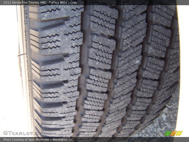 Taffeta White / Gray 2011 Honda Pilot Touring 4WD