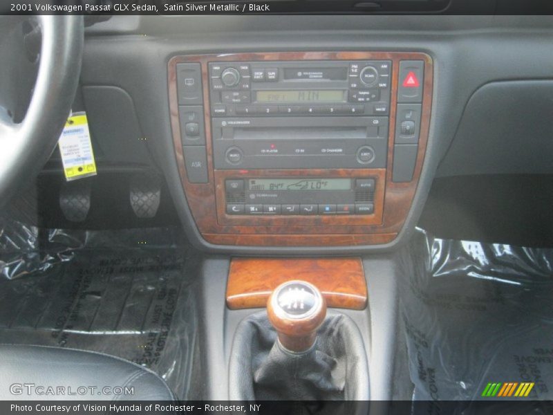 Satin Silver Metallic / Black 2001 Volkswagen Passat GLX Sedan