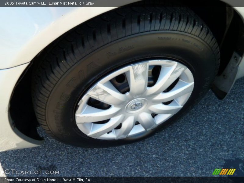 Lunar Mist Metallic / Gray 2005 Toyota Camry LE