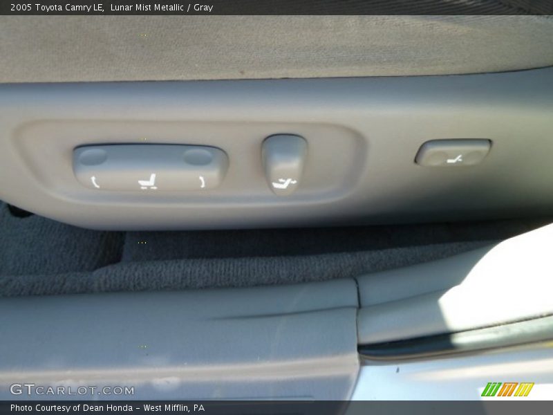 Lunar Mist Metallic / Gray 2005 Toyota Camry LE