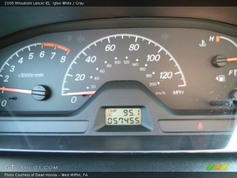 Igloo White / Gray 2006 Mitsubishi Lancer ES