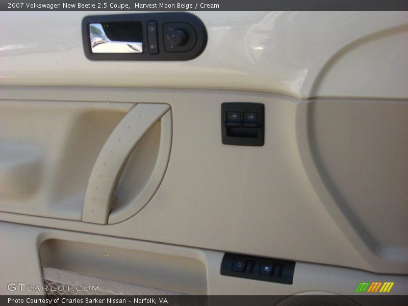 Harvest Moon Beige / Cream 2007 Volkswagen New Beetle 2.5 Coupe