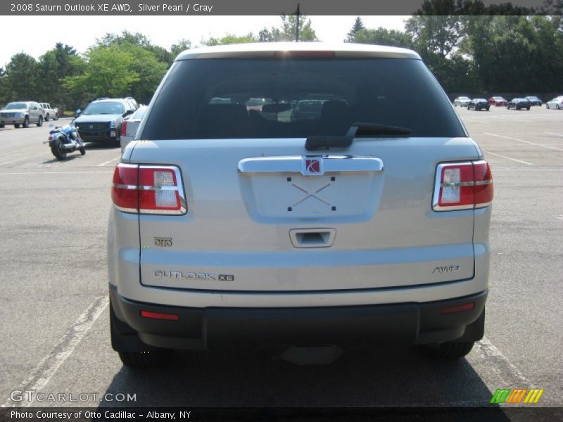 Silver Pearl / Gray 2008 Saturn Outlook XE AWD
