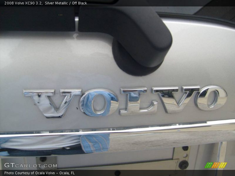 Silver Metallic / Off Black 2008 Volvo XC90 3.2