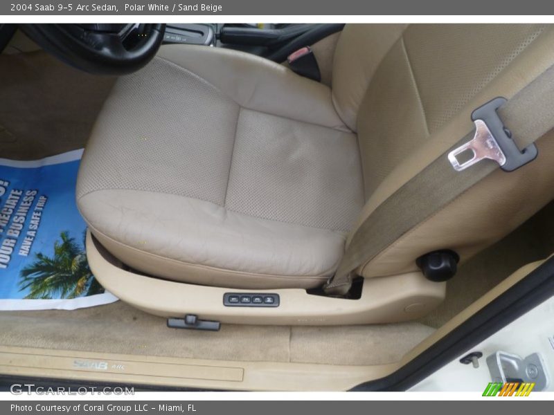Polar White / Sand Beige 2004 Saab 9-5 Arc Sedan