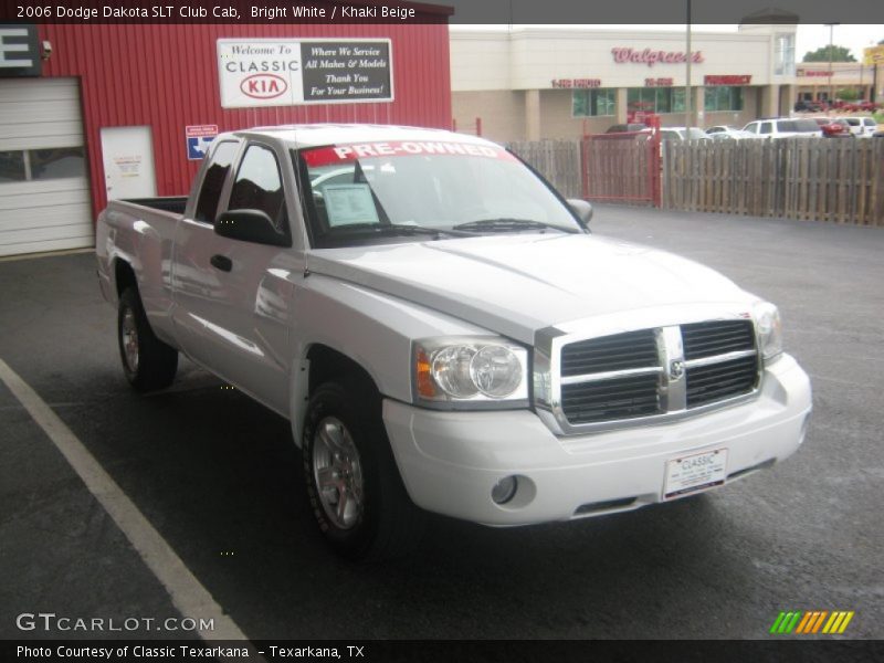 Bright White / Khaki Beige 2006 Dodge Dakota SLT Club Cab