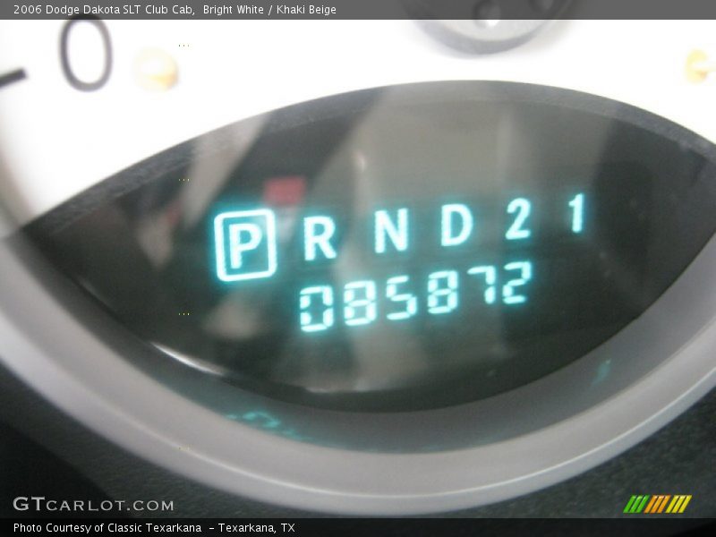 Bright White / Khaki Beige 2006 Dodge Dakota SLT Club Cab