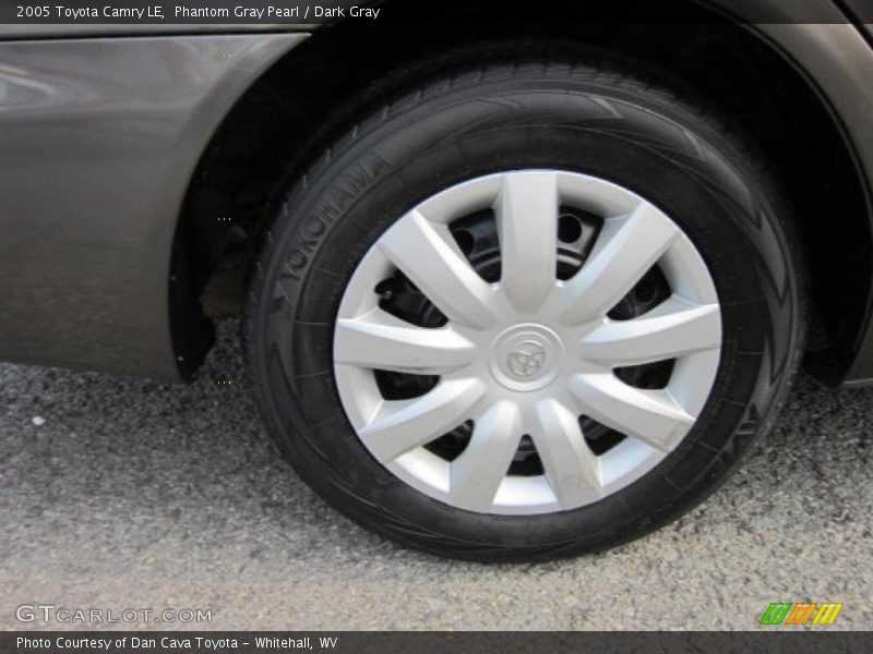 Phantom Gray Pearl / Dark Gray 2005 Toyota Camry LE