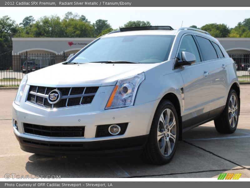 Front 3/4 View of 2012 SRX Premium