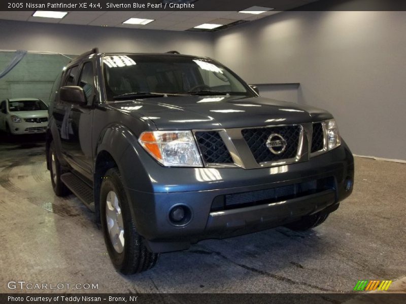 Silverton Blue Pearl / Graphite 2005 Nissan Pathfinder XE 4x4