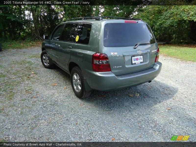 Oasis Green Pearl / Ivory 2005 Toyota Highlander V6 4WD