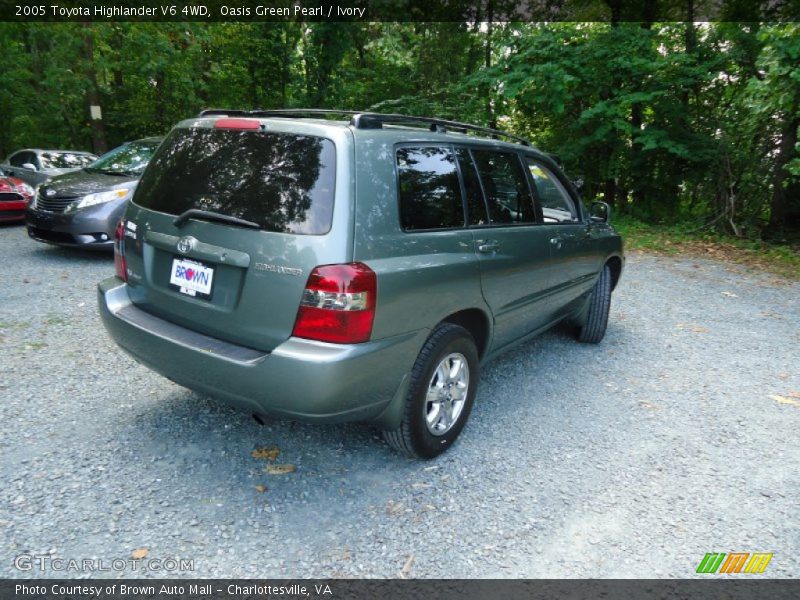 Oasis Green Pearl / Ivory 2005 Toyota Highlander V6 4WD