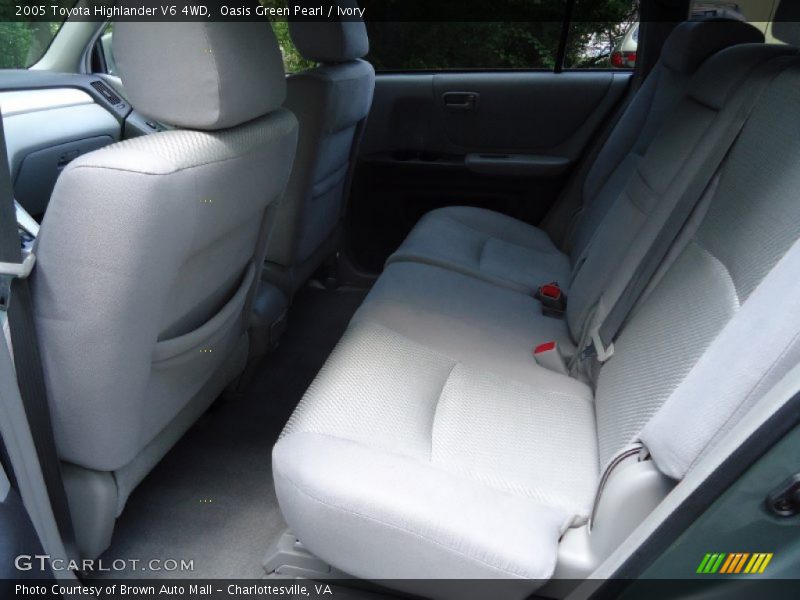 Oasis Green Pearl / Ivory 2005 Toyota Highlander V6 4WD