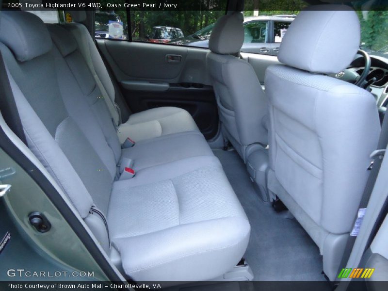 Oasis Green Pearl / Ivory 2005 Toyota Highlander V6 4WD
