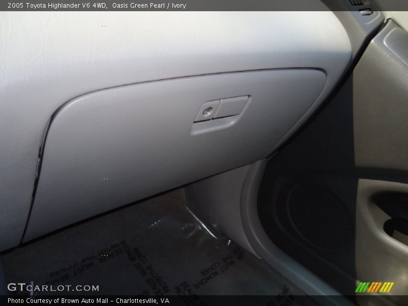 Oasis Green Pearl / Ivory 2005 Toyota Highlander V6 4WD