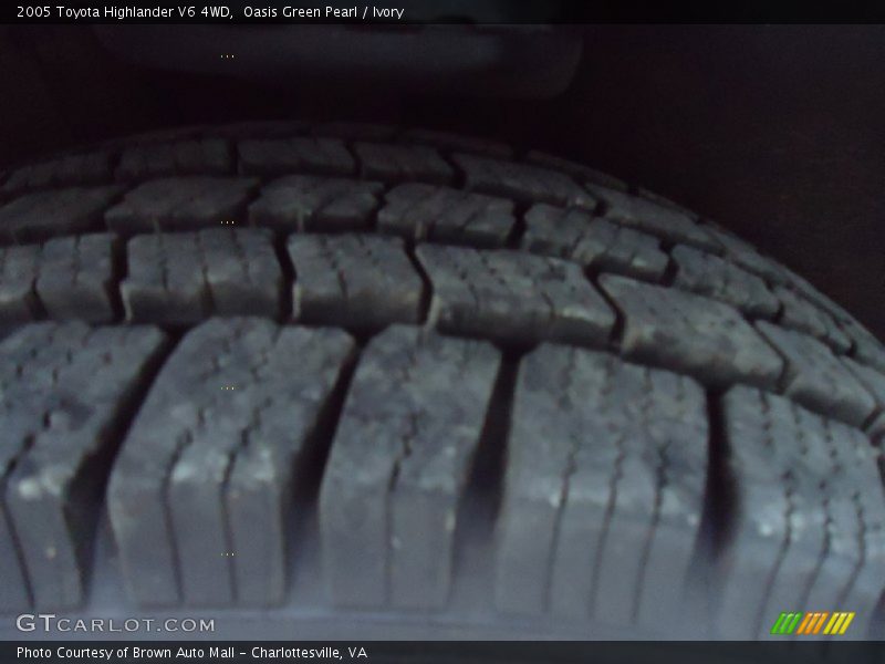 Oasis Green Pearl / Ivory 2005 Toyota Highlander V6 4WD
