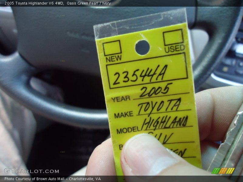 Oasis Green Pearl / Ivory 2005 Toyota Highlander V6 4WD