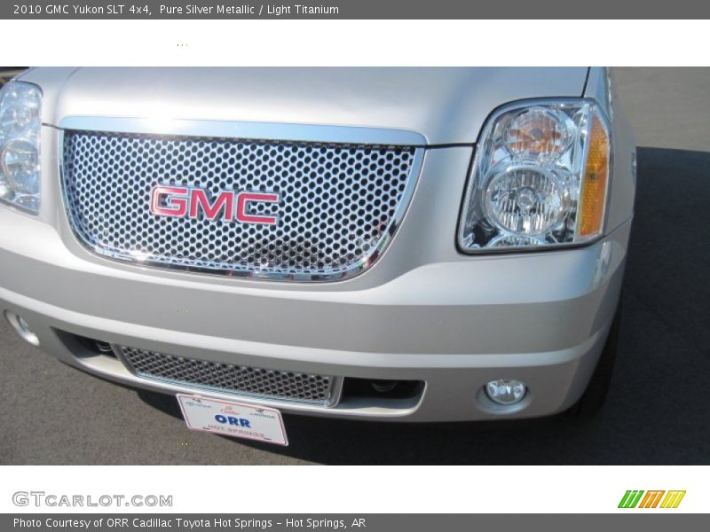Pure Silver Metallic / Light Titanium 2010 GMC Yukon SLT 4x4