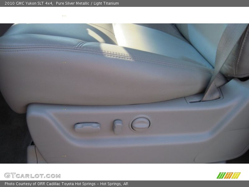 Pure Silver Metallic / Light Titanium 2010 GMC Yukon SLT 4x4