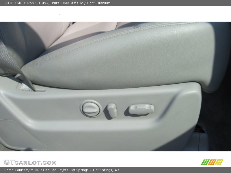 Pure Silver Metallic / Light Titanium 2010 GMC Yukon SLT 4x4