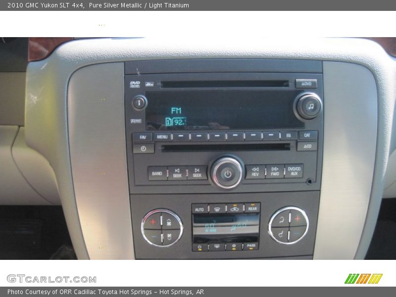 Pure Silver Metallic / Light Titanium 2010 GMC Yukon SLT 4x4