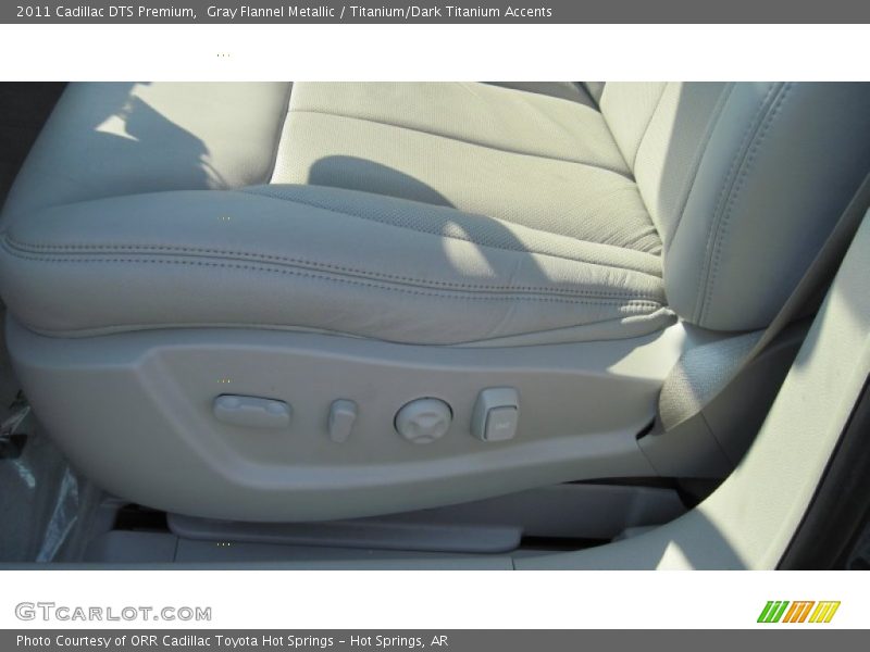 Gray Flannel Metallic / Titanium/Dark Titanium Accents 2011 Cadillac DTS Premium