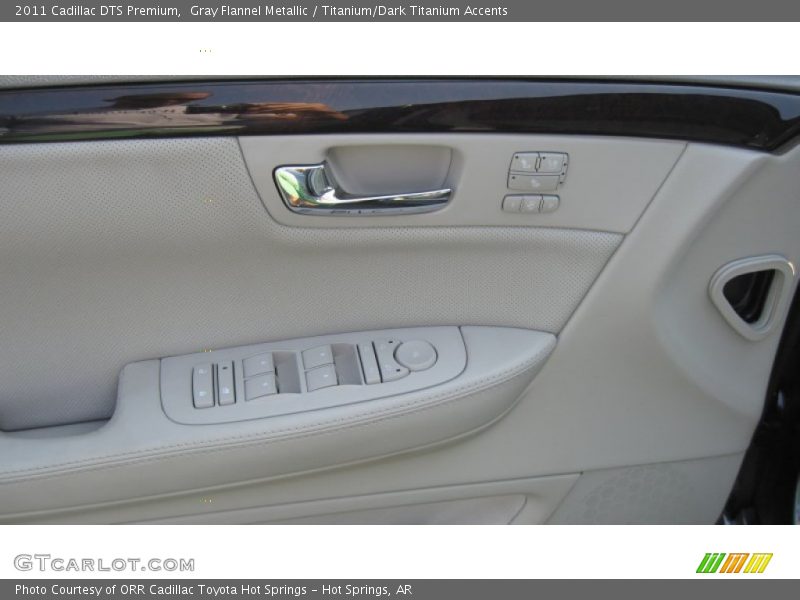 Gray Flannel Metallic / Titanium/Dark Titanium Accents 2011 Cadillac DTS Premium
