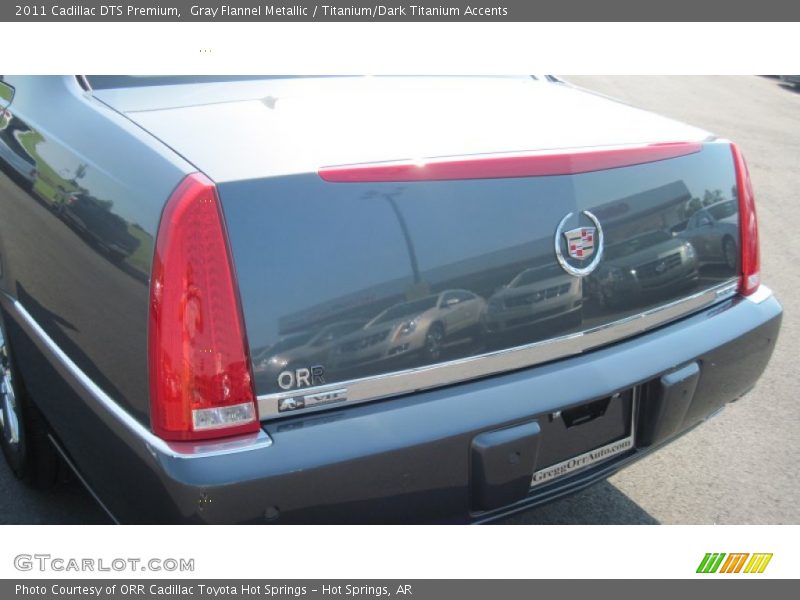 Gray Flannel Metallic / Titanium/Dark Titanium Accents 2011 Cadillac DTS Premium