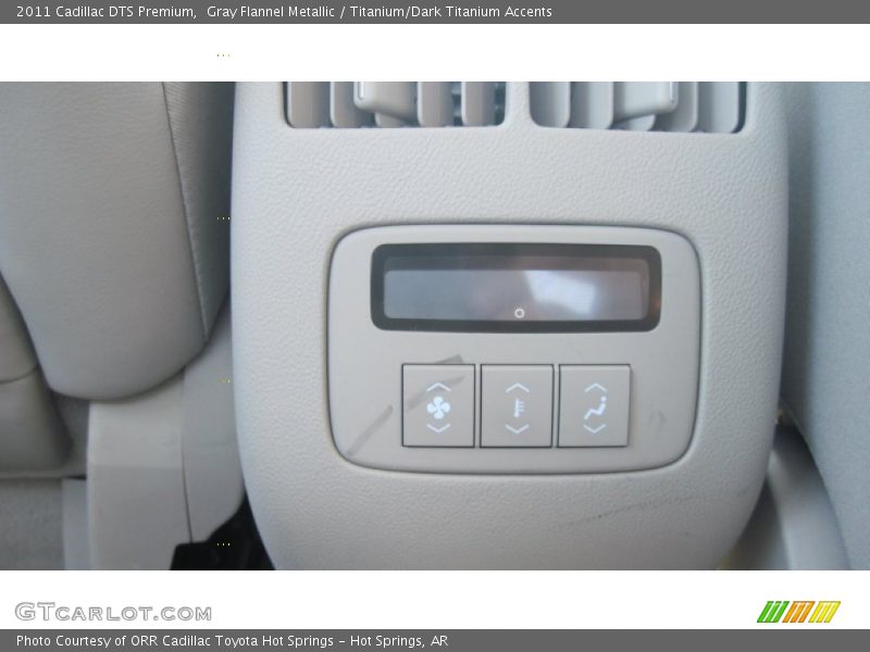 Gray Flannel Metallic / Titanium/Dark Titanium Accents 2011 Cadillac DTS Premium