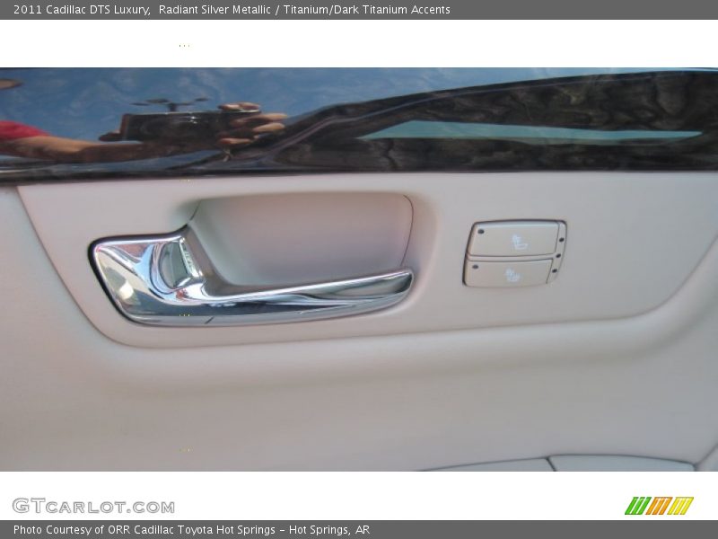 Radiant Silver Metallic / Titanium/Dark Titanium Accents 2011 Cadillac DTS Luxury