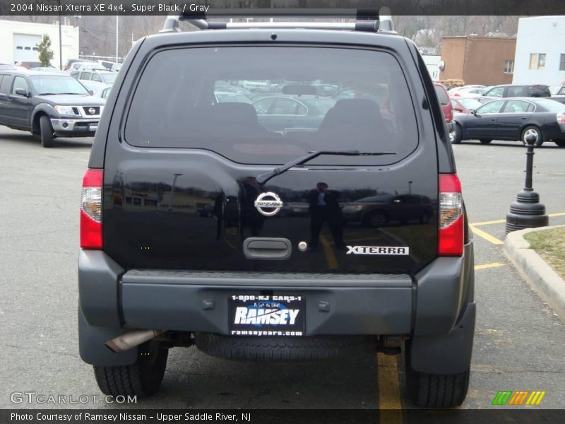 Super Black / Gray 2004 Nissan Xterra XE 4x4
