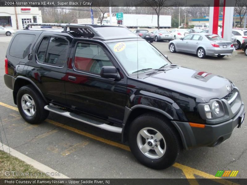 Super Black / Gray 2004 Nissan Xterra XE 4x4