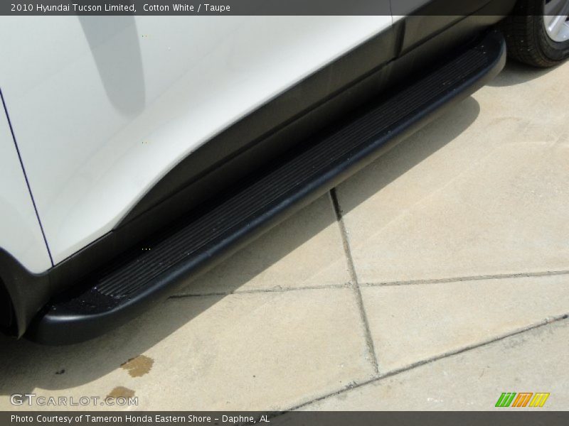 Cotton White / Taupe 2010 Hyundai Tucson Limited