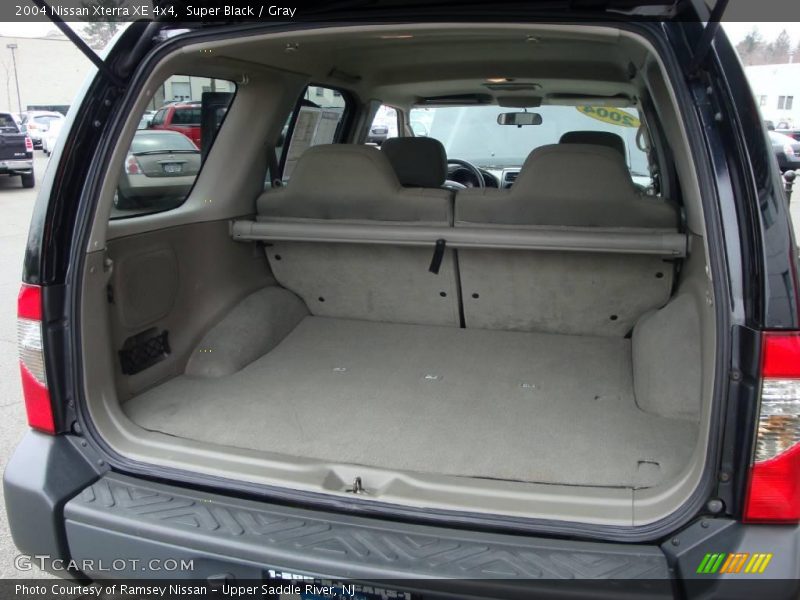 Super Black / Gray 2004 Nissan Xterra XE 4x4
