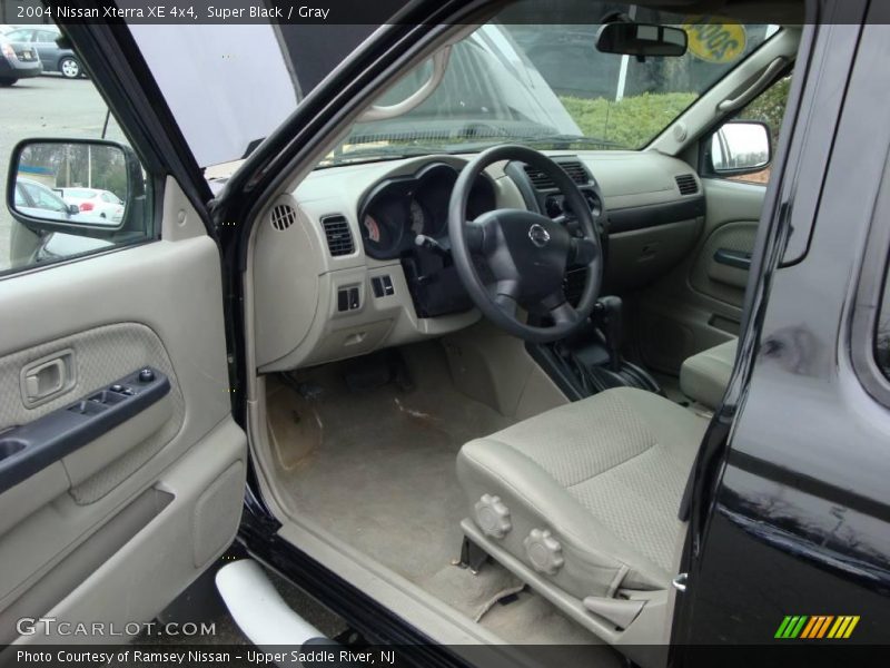 Super Black / Gray 2004 Nissan Xterra XE 4x4