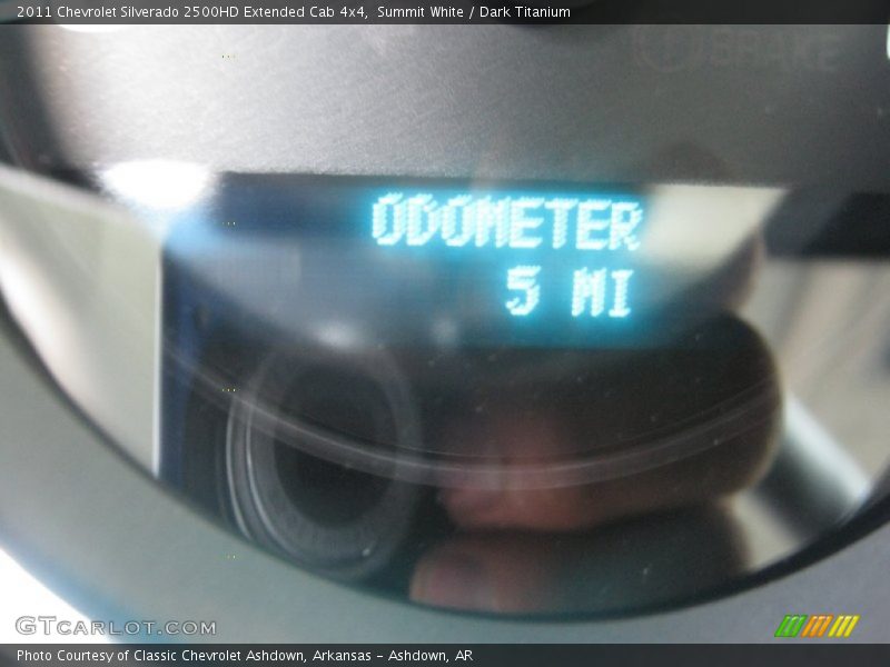 Summit White / Dark Titanium 2011 Chevrolet Silverado 2500HD Extended Cab 4x4