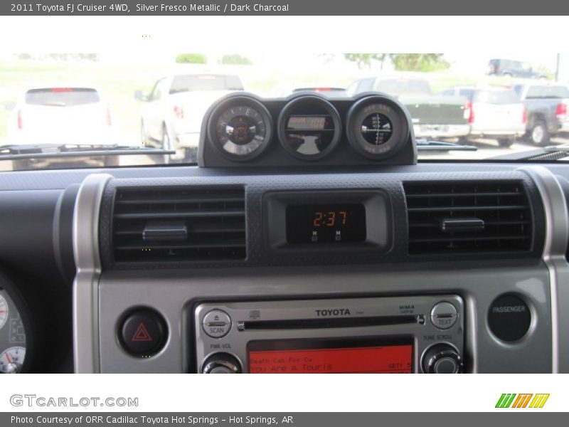 Silver Fresco Metallic / Dark Charcoal 2011 Toyota FJ Cruiser 4WD