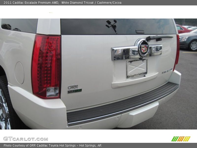 White Diamond Tricoat / Cashmere/Cocoa 2011 Cadillac Escalade Premium AWD