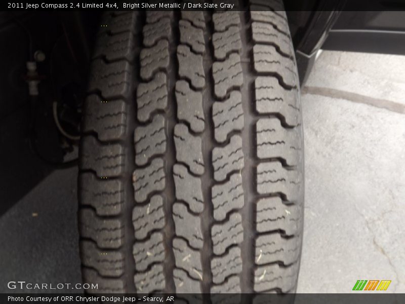 Bright Silver Metallic / Dark Slate Gray 2011 Jeep Compass 2.4 Limited 4x4