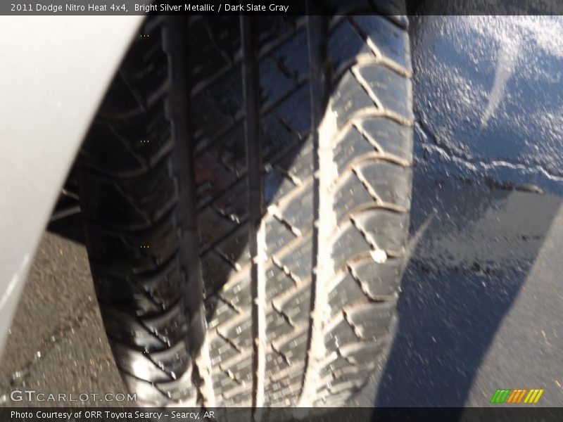 Bright Silver Metallic / Dark Slate Gray 2011 Dodge Nitro Heat 4x4