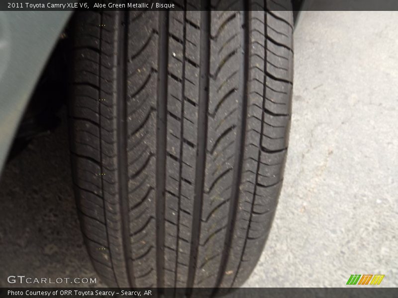 Aloe Green Metallic / Bisque 2011 Toyota Camry XLE V6
