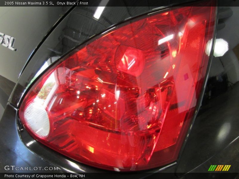 Onyx Black / Frost 2005 Nissan Maxima 3.5 SL