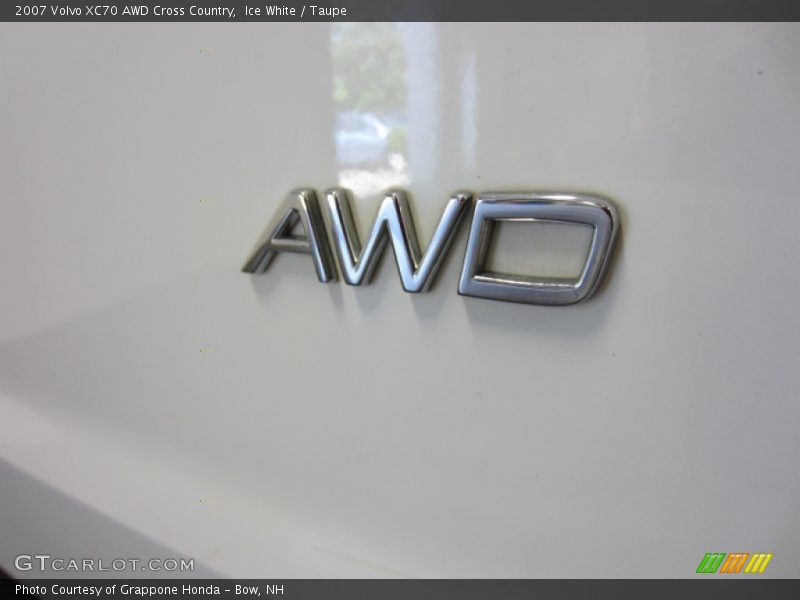 Ice White / Taupe 2007 Volvo XC70 AWD Cross Country