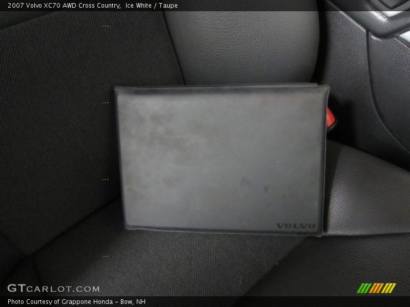 Ice White / Taupe 2007 Volvo XC70 AWD Cross Country