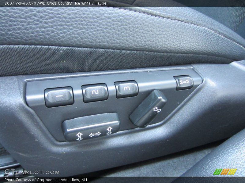 Ice White / Taupe 2007 Volvo XC70 AWD Cross Country