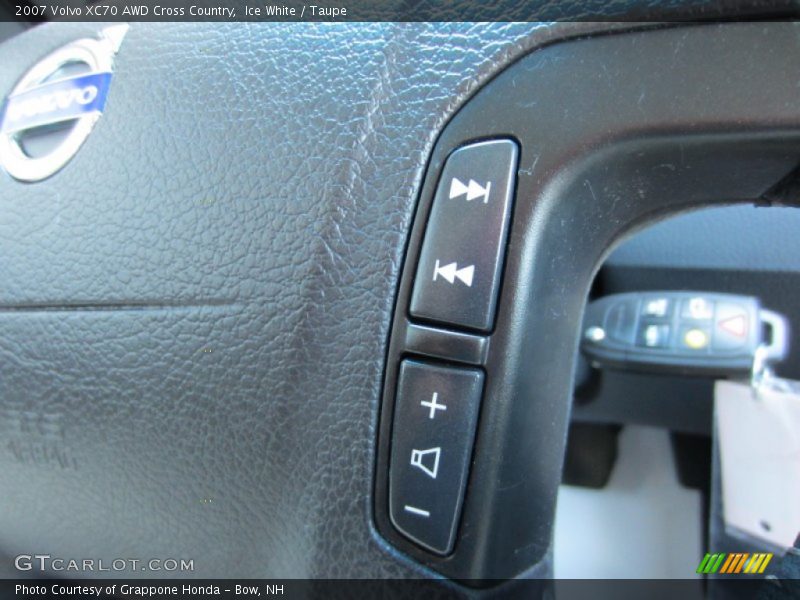Ice White / Taupe 2007 Volvo XC70 AWD Cross Country