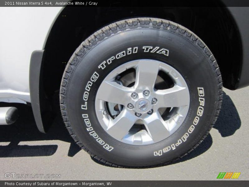 Avalanche White / Gray 2011 Nissan Xterra S 4x4